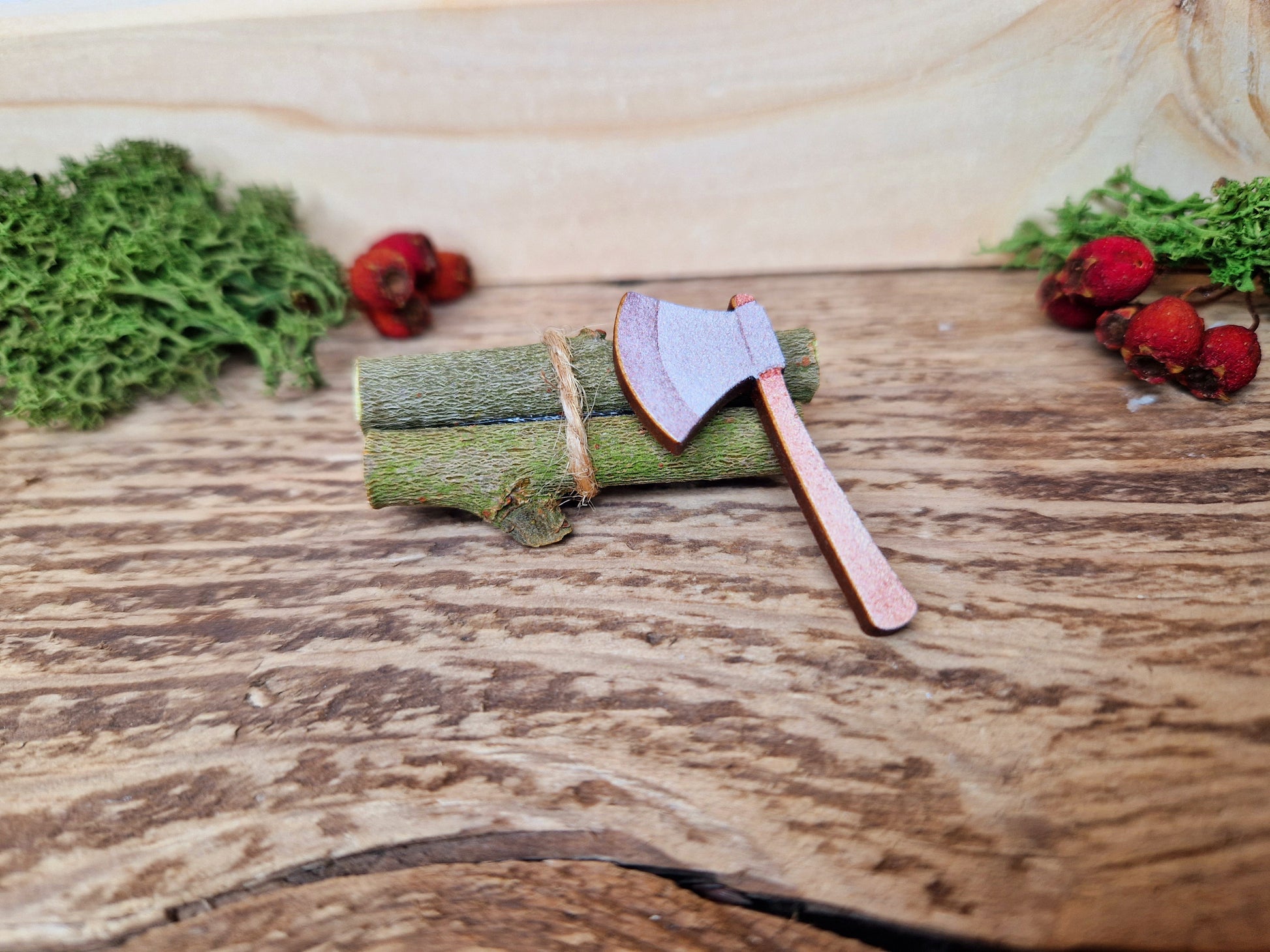 Wichtelzubehör - miniatur Brennholz und Axt