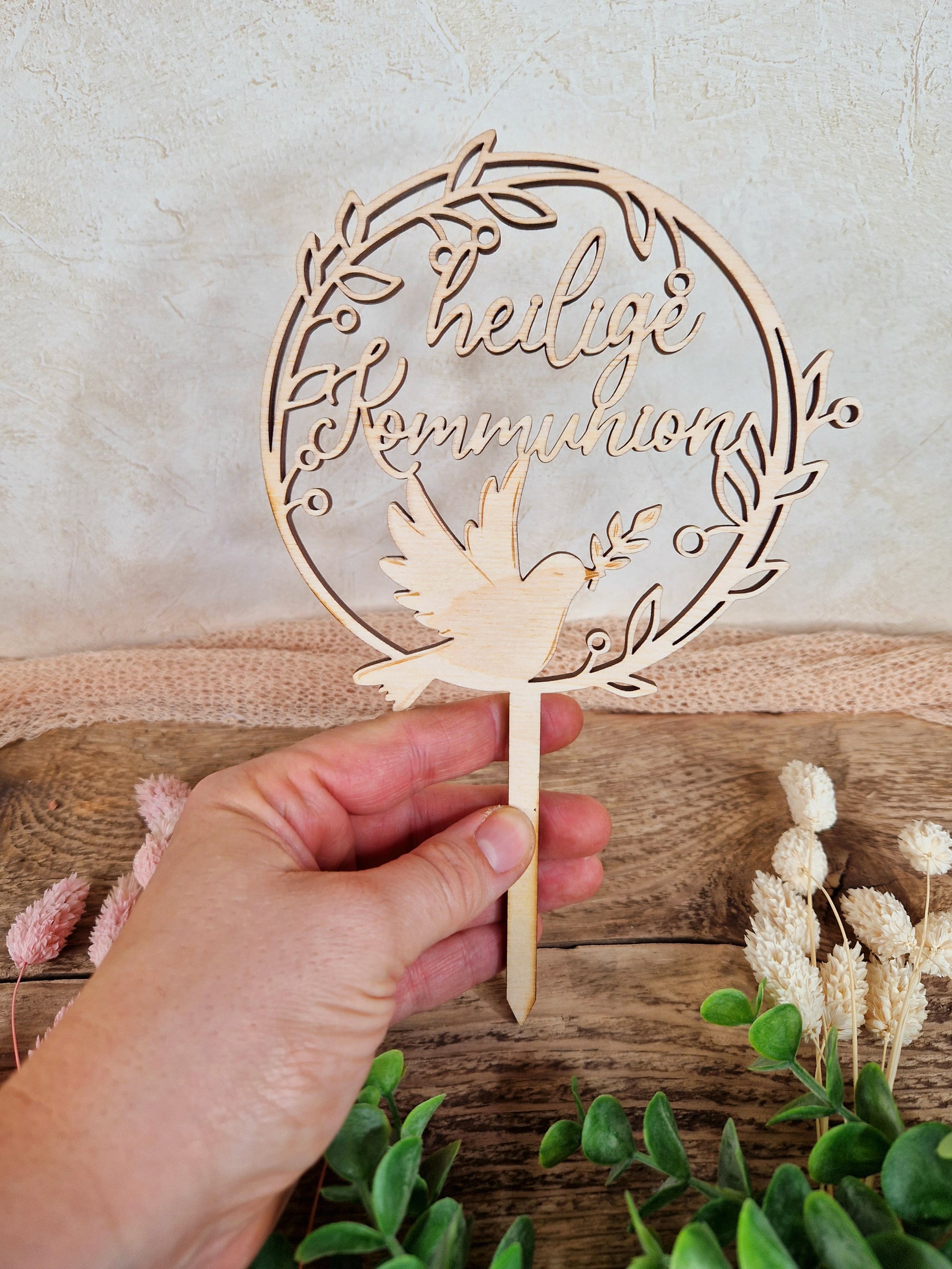 Caketopper - zur Kommunion mit Taube aus Holz im Blätterkranz