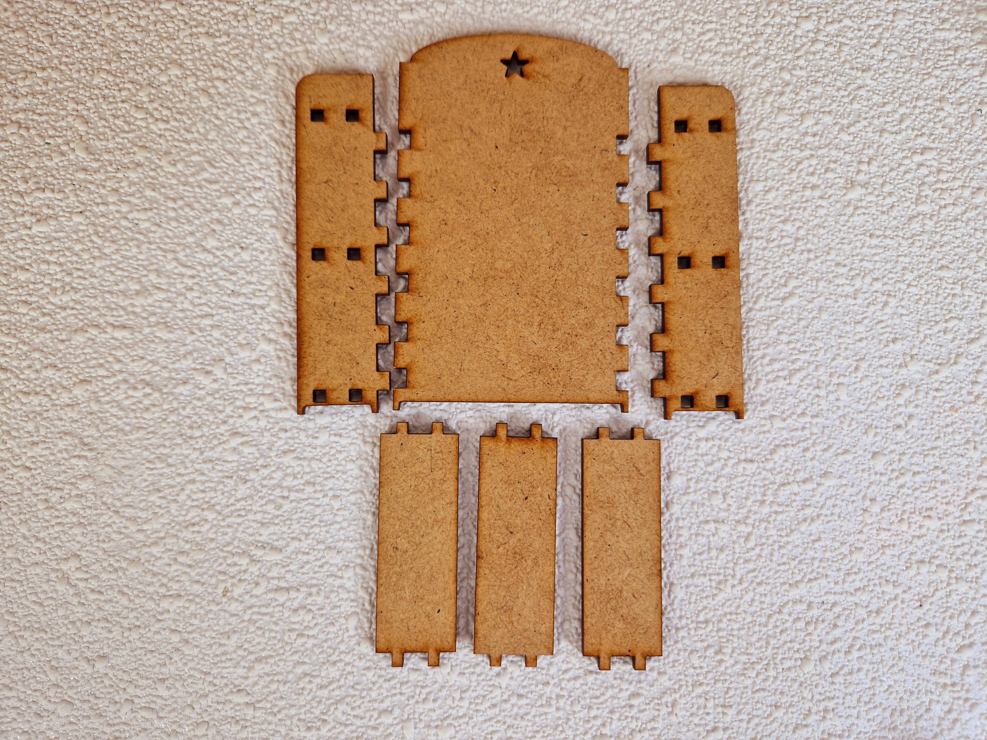 Wichtelregal in Einzelteilen