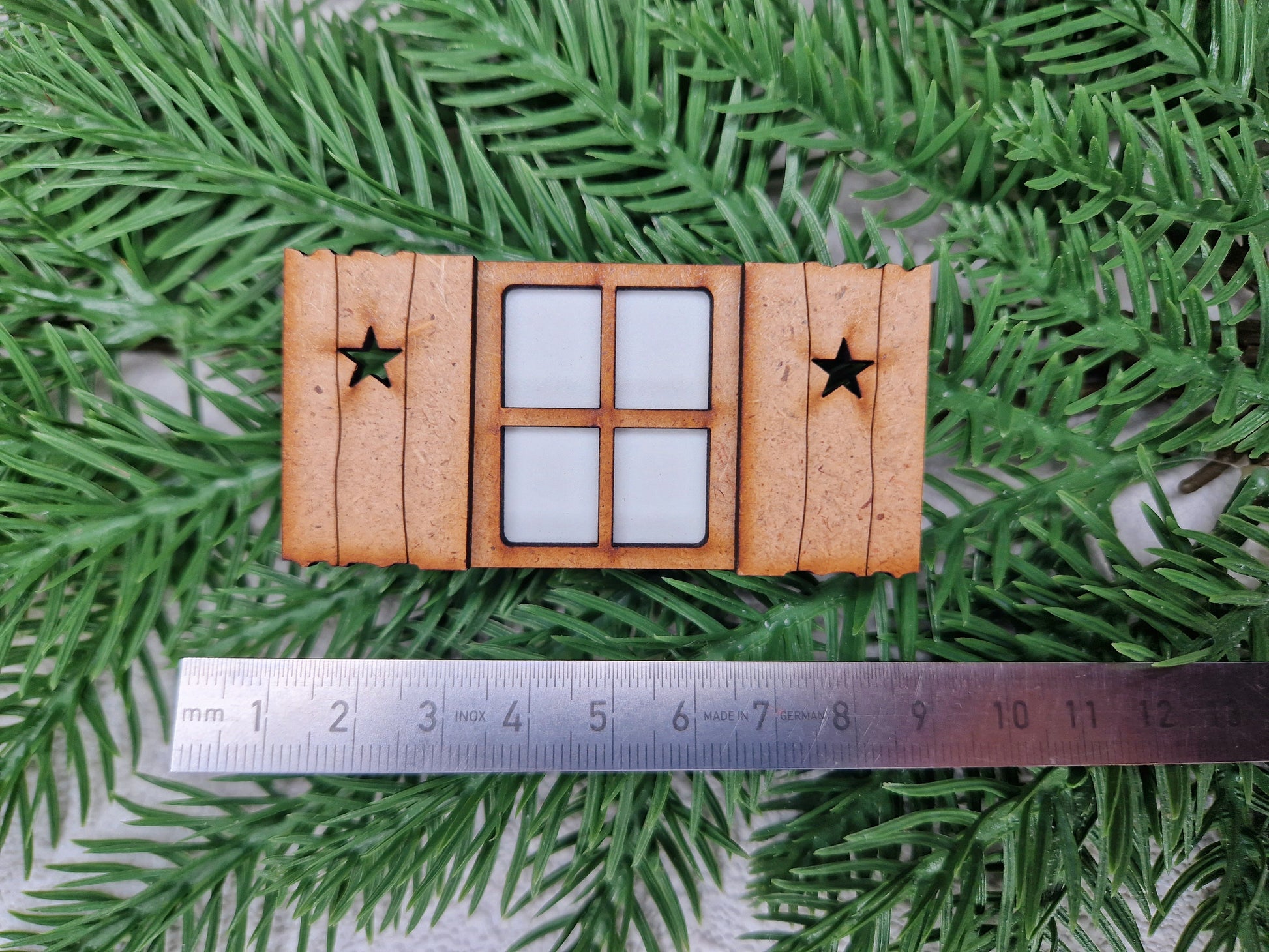 Wichtel - Holz - Fenster