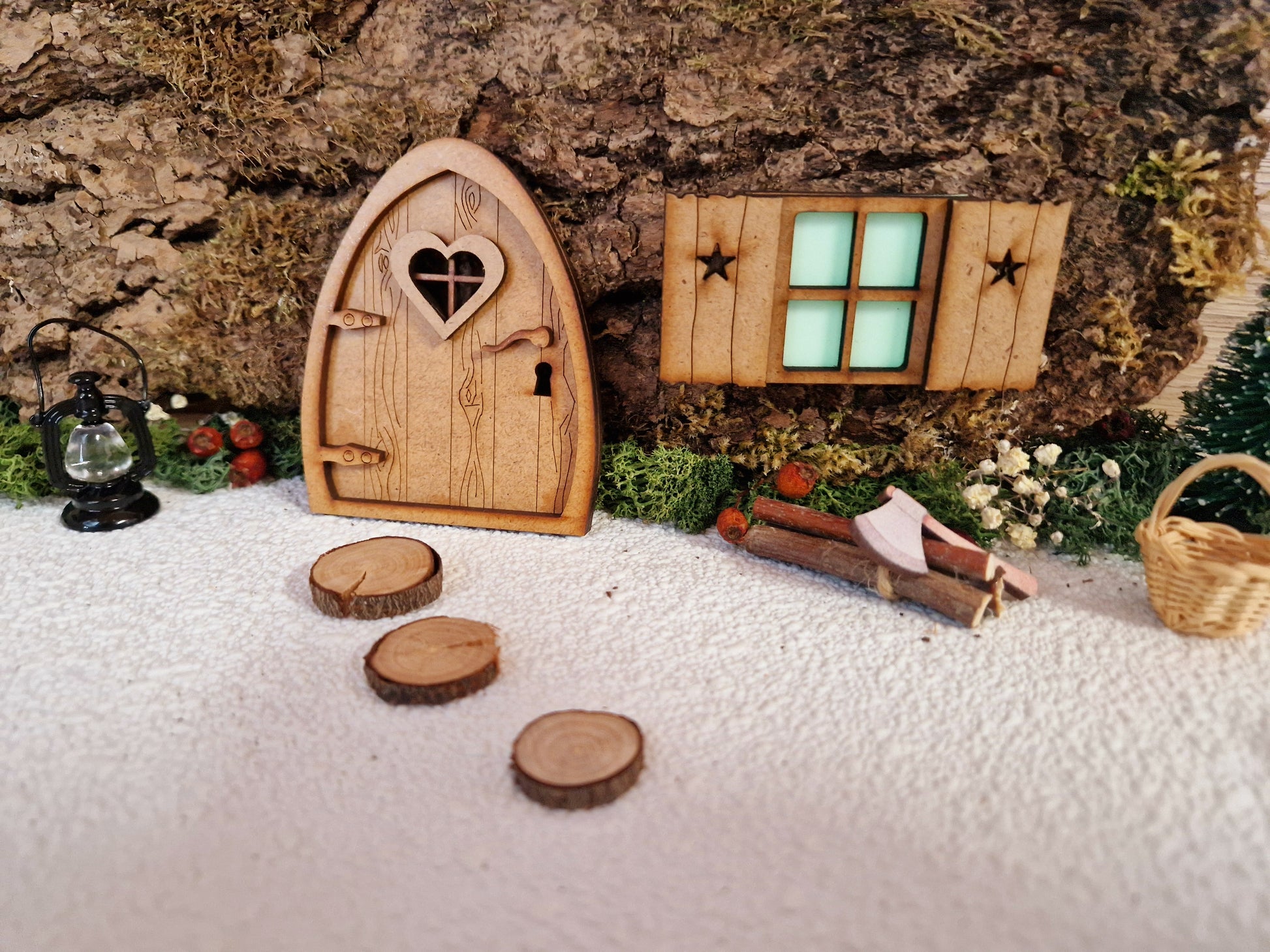 Wichtel - Miniatur - Fenster - leuchtend - Holz
