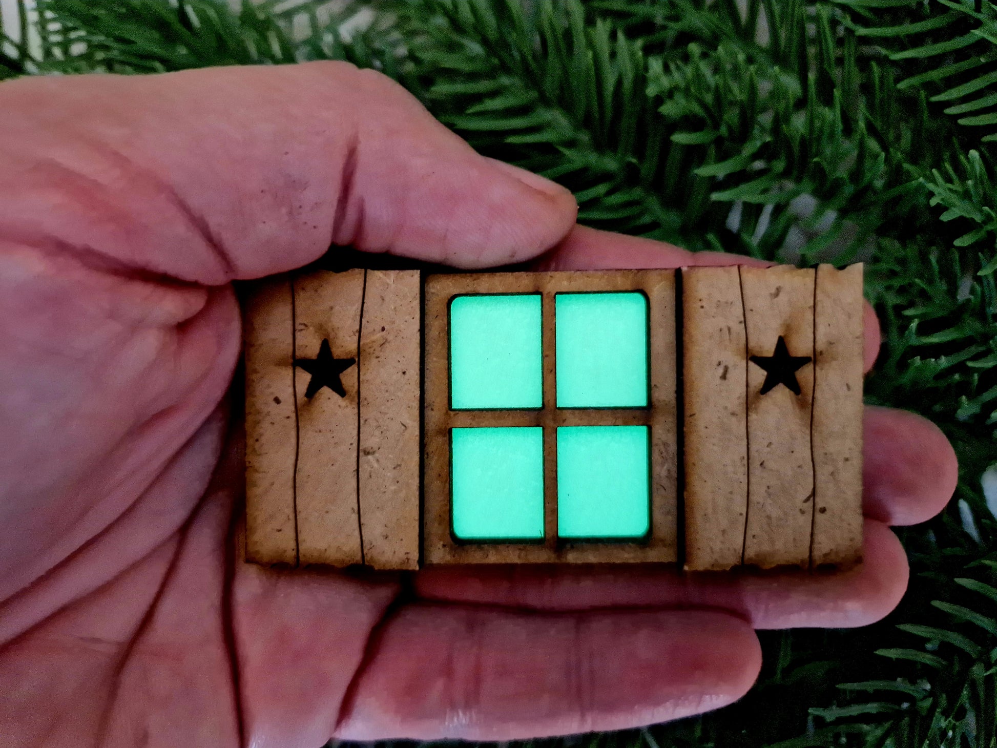 Wichtel-Miniatur- Fenster-leuchtend-Holz