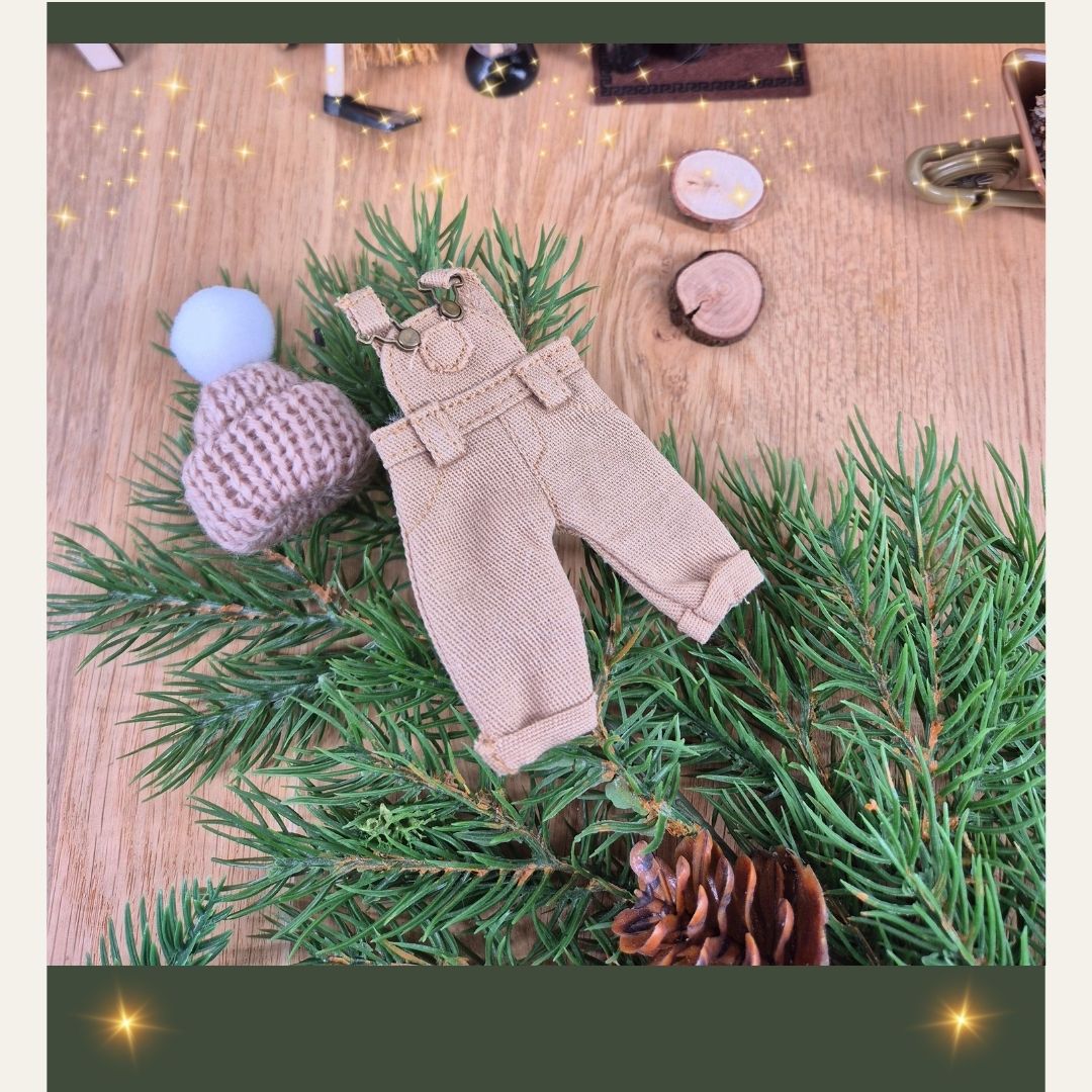 Latzhose beige