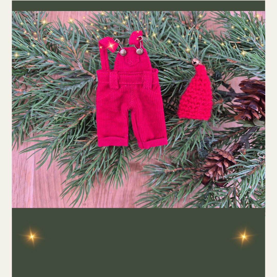 Rotes Wichteloutfit Latzhose und gehäkelte Mütze