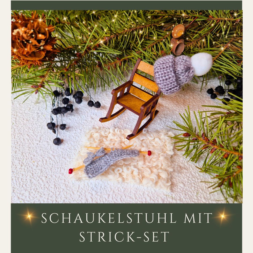 Schaukelstuhl aus Holz mit Mütze und Strickzeug als Miniatur