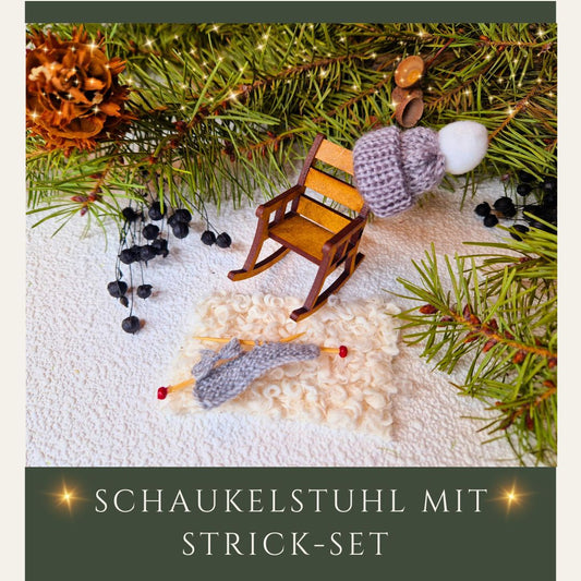 Schaukelstuhl aus Holz mit Mütze und Strickzeug als Miniatur